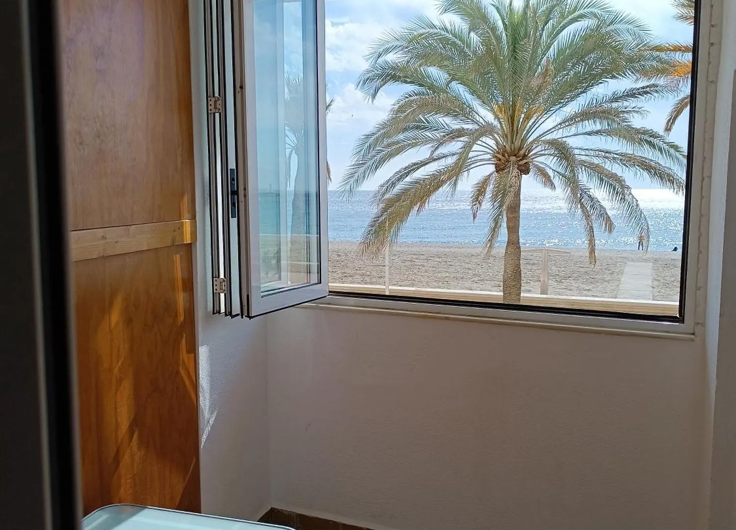 Piso Primera Linea Playa Almeria Spain